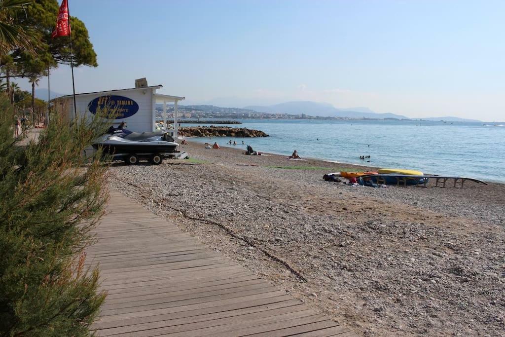 Bel Appartement Les Pieds Dans L'Eau Villeneuve-Loubet Exterior foto