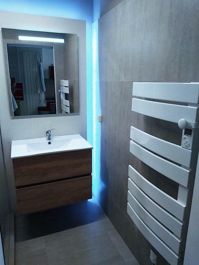 Bel Appartement Les Pieds Dans L'Eau Villeneuve-Loubet Exterior foto
